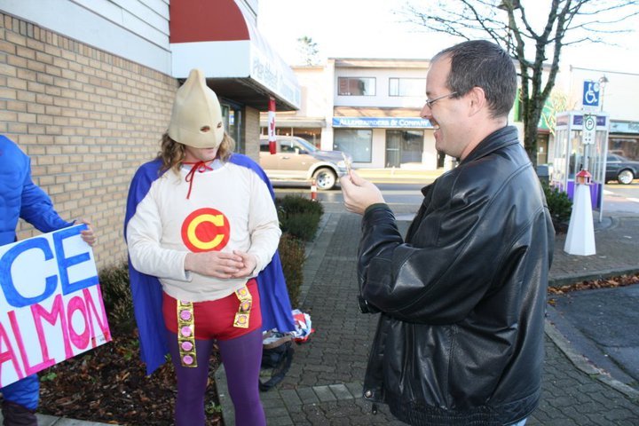 Mainstream receiving a condom Mainstream receiving a condom